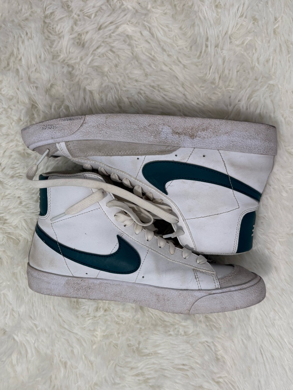 6Y/8W Green Swoosh Nike Blazers